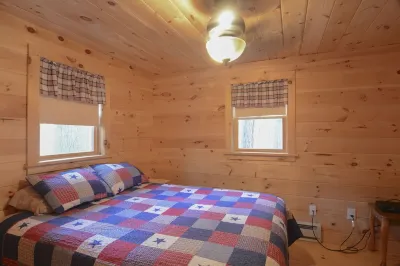 Family Friendly Rustic Newly Renovated Cabin Abutting The White Lake State Park.