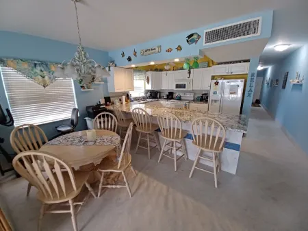 Oceanfront Diver's paradise! First Floor Ocean Front Condo. Great Location!