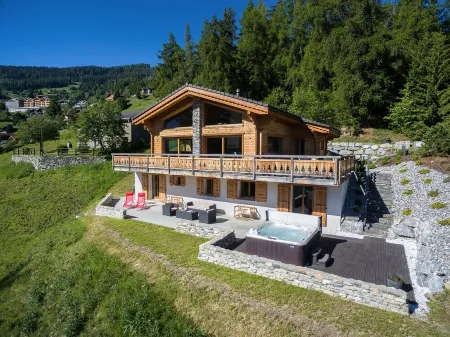 Luxuriously Appointed Chalet  Charbray - la Tzoumaz - 10p - Hot Tub, Sauna