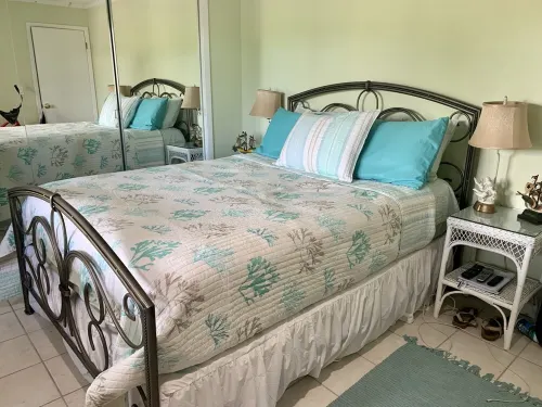 Serene Montauk Condo with Stunning Bay View and Pool