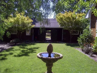 Romantic Sonoma Cottage On 1 Acre in Wine Country Hotels near Maxwell Farms Regional Park