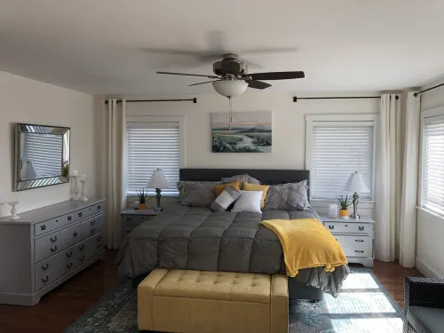 Beautiful Home with Many Activities (15mins from DOW Gardens and Whiting Forest)