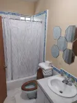Charming family friendly home,furnished with parking facilities,near malls/beach 住宿飯店