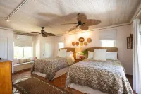 Casa DeDe, Classic Bahamian Home with Panoramic Views of the Ocean Hotels in 
