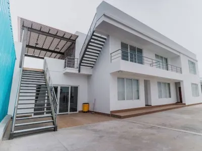 Suite w/Outdoor pool and Kitchenette Hotels in 