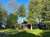 Cozy Cabin on the shore of Georgian Bay. Truly a hidden gem!