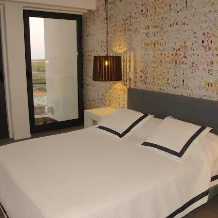 1 bedroom apartment in the Algarve overlooking the ria and the sea with garden and pool