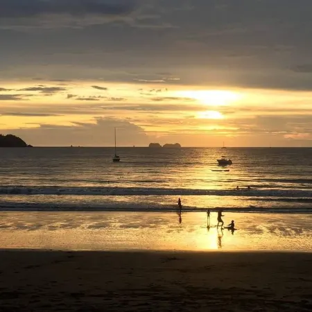 Amazing Beach Front Condo w/ Pool, Endless Beach, Flamingo/Potrero