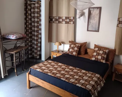 Somone: large air-conditioned villa with swimming pool, 10 people *, between Sea and Lagoon Hotels in Somone