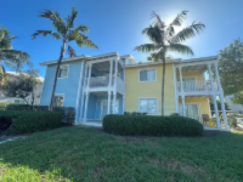 New! Beautiful "Bahamas Sunset" Ocean View! Walk to Pool/Casino! Private Beach Hotels in 