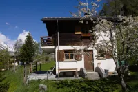 Great Bear Hotels near Col des Vignettes