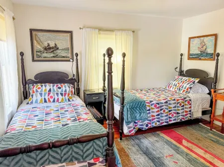 Waterfront Cottage in South Bristol w/ private dock and lobster boat views