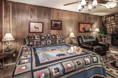 Shadow Mountain Lodge and Cabins Отели рядом с достопримечательностью «Moon Mountain»