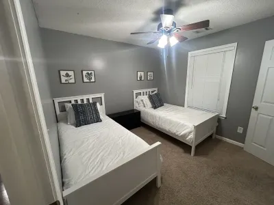 Cozy 3 bed 2 bath close to tennis courts, Berry College, mall, movie theater 베리 칼리지 WMA CheckIn 스테이션 앤드 캠프그라운드 주변 호텔