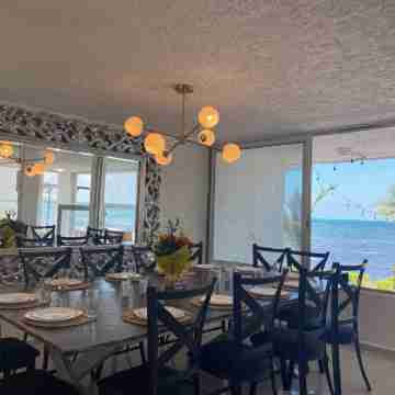 Beachfront Villa Luna: 2 Pools, tennis court, chef and 5-bedrooms w/ great views Dining/Meeting Rooms