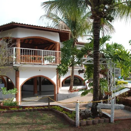 A Country House That Offers Tranquility and Comfort to Your Family.