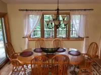 Mountain Time - Updated 3 bedroom home,<br>walk to trails, horses, tennis, & more!