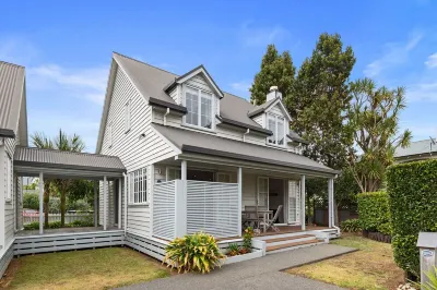 Sandy Jandal Cottage 3-5 bed with Annex - Russell Cottages Collection