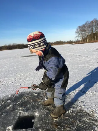 Beautiful cottage just a few meters from the lake Отели в г. Savsjo Municipality