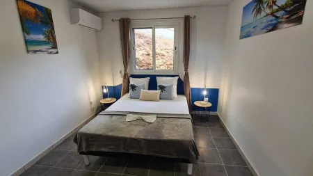 Lanati bungalow with private pool & sea view Отели в г. Каз-Пилот