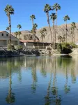 Tiny Home and Gem Of The Desert with Mineral Hot Springs 데세르 퀸 마인 트레일헤드 주변 호텔