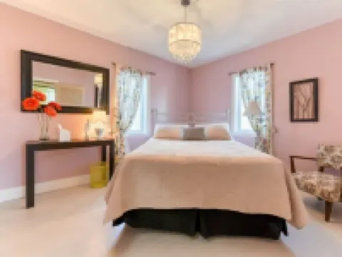 First Place-Family Corporate Social GatheringsHome Away from Home 斯特拉斯莫爾酒店