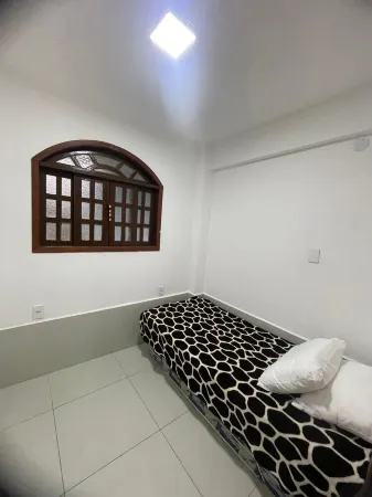 2 bedroom house Отели рядом с достопримечательностью «Praia dos Anjos»