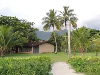 Nice house "foot in the sand" on the beach Guaecá, San Sebastian, SP Hotels in Sao Sebastiao
