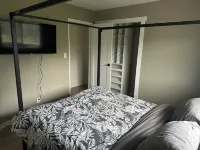 Large newly renovated house.  Cozy and convenient. Hotel di Valemount