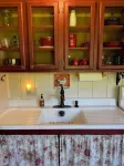Sweet cottage with lots of privacy that's perfect for a romantic getaway.