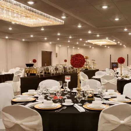 Ramada by Wyndham St. Paul AB