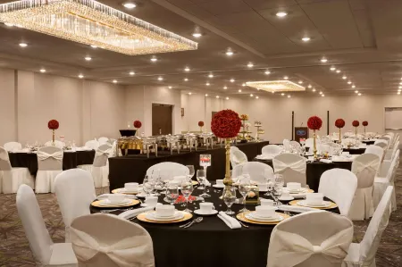 Ramada by Wyndham St. Paul AB Отели в г. Сейнт Пол