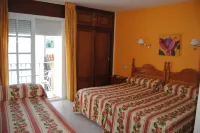 Hostal Italia - balcony