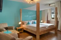 Gasthof Deutscher Adler Und Hotel Puchtler Hotels in WeiBenstadt