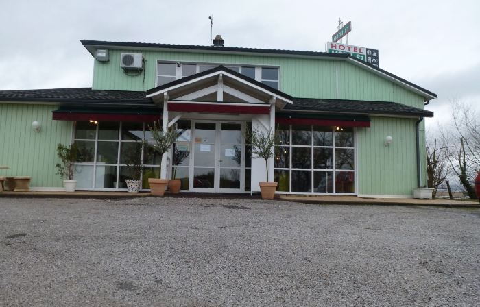Le 81 Hotel