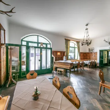 Hotel Bergwirt Schonbrunn Отели рядом с достопримечательностью «23. Лизинг»