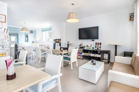 Apartaments Andreas Отели в г. S'Estanyol