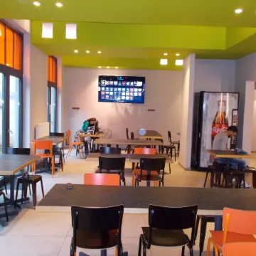 Brxxl 5 City Centre Hostel