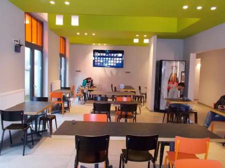 Brxxl 5 City Centre Hostel