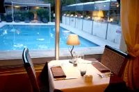 Logis Hôtel - Restaurant Résidence les Cèdres - Pool