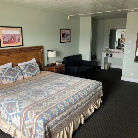 Four Corners Inn