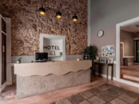 ホテル コロニアル ザキ、グルホテル バリャドリッドのホテル