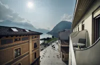 International au Lac Historic Lakeside Hotel - Scenic