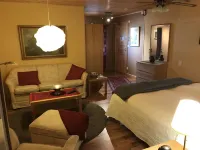 Mattisgården Bed & Breakfast Hotels in Angelholm