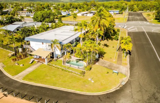 卡德威爾海濱汽車旅館