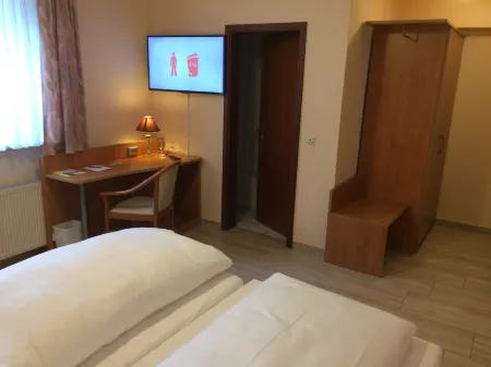 Adesso Hotel Göttingen - Pay at Property on Arrival-Ihr Automatenhotel in Göttingen Отели рядом с достопримечательностью «Institute for Numerical and Applied Mathematics»