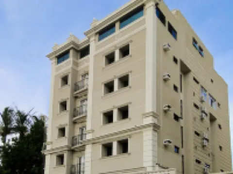 호텔 나코에스 플라자 바우루 호텔