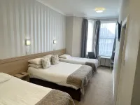 The Westlynne Hotel & Apartments Hotels in Prestwich
