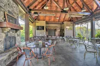 Private Hot Tub, Community Perks! Big Canoe Escape - de charme