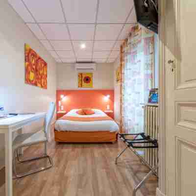 Logis Hôtel la Commanderie de Champarey Rooms